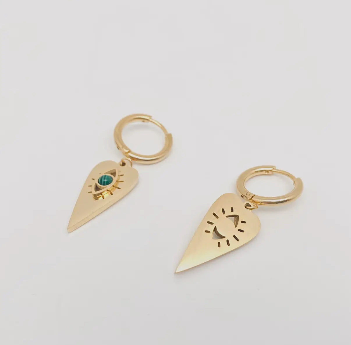 Inlaid Malachite Eyes Heart Charm Earrings