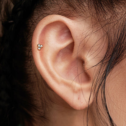Threadless Labret with Triangular Trinity Ball Cluster Top